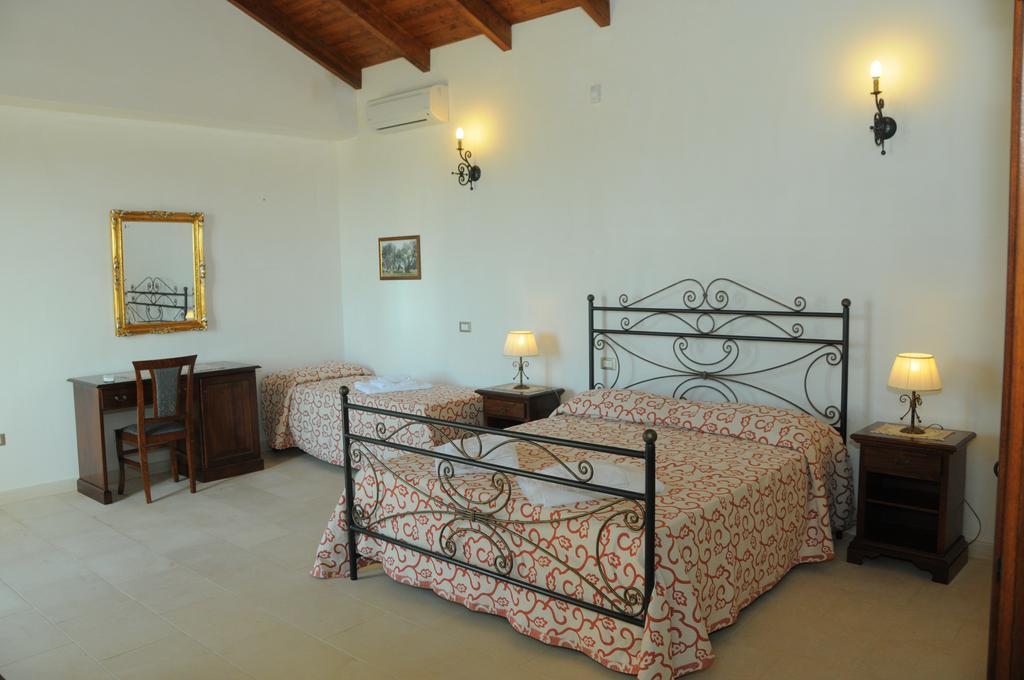 Agriturismo Masseria Quaremme 卡尔皮尼亚诺萨伦蒂诺 客房 照片