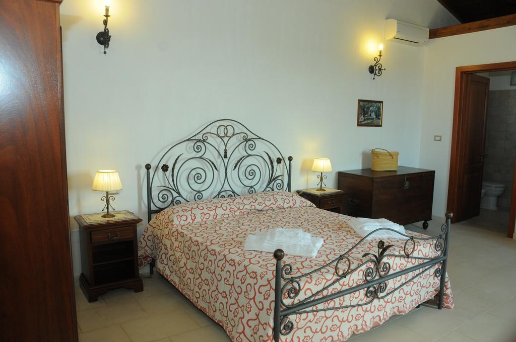 Agriturismo Masseria Quaremme 卡尔皮尼亚诺萨伦蒂诺 客房 照片